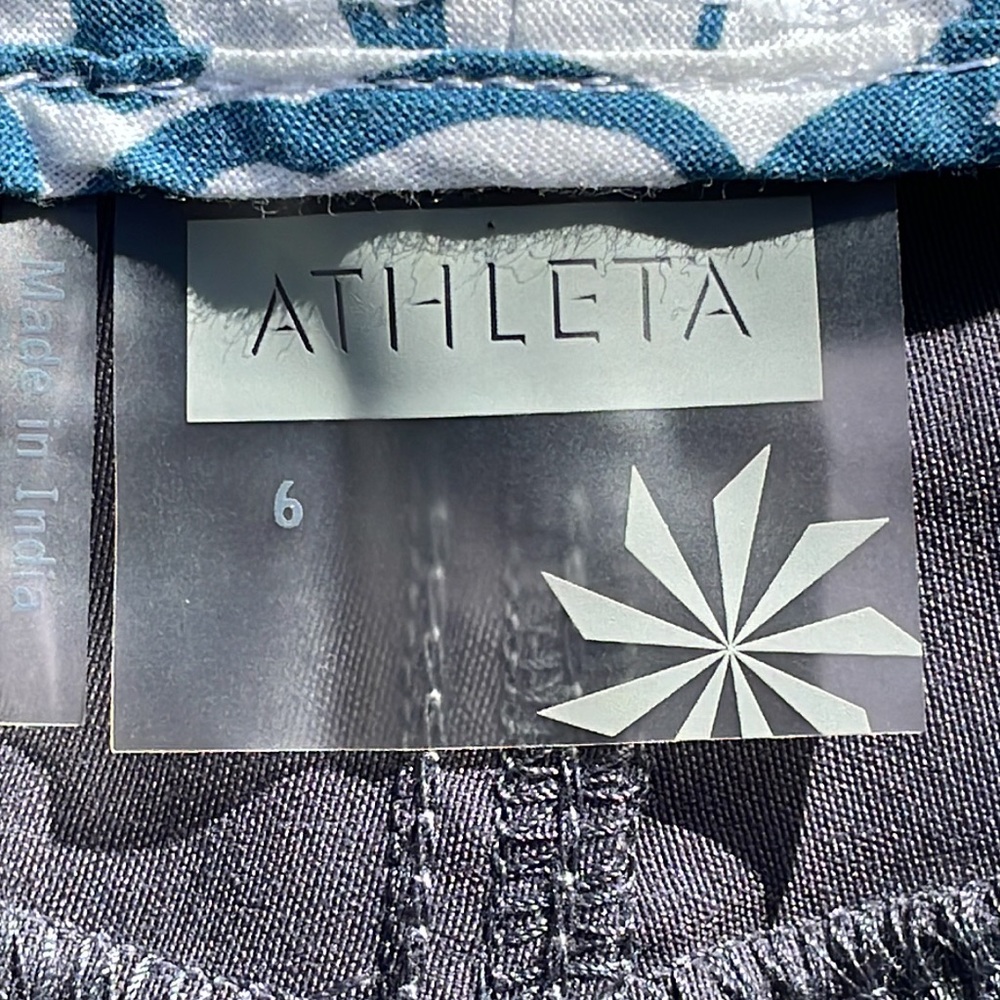 Athleta Dipper Hiking Shorts - Picture 10 of 11